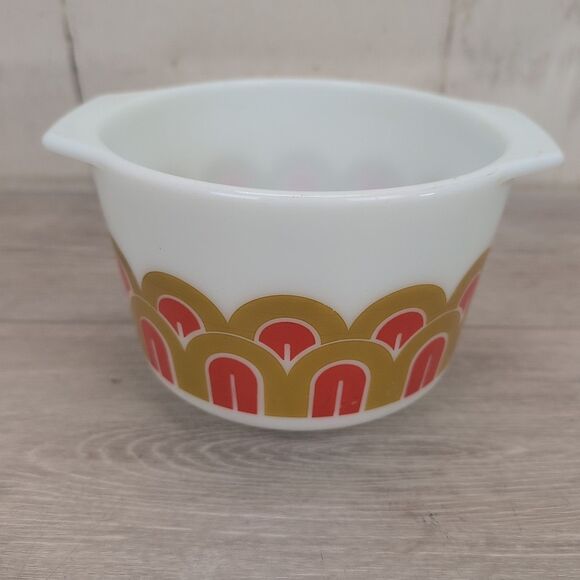 Vintage Pyrex #343 Fish Scale 1.5 Quart Mixing Bowl Dish MCM Arches White USA - Picture 1 of 10